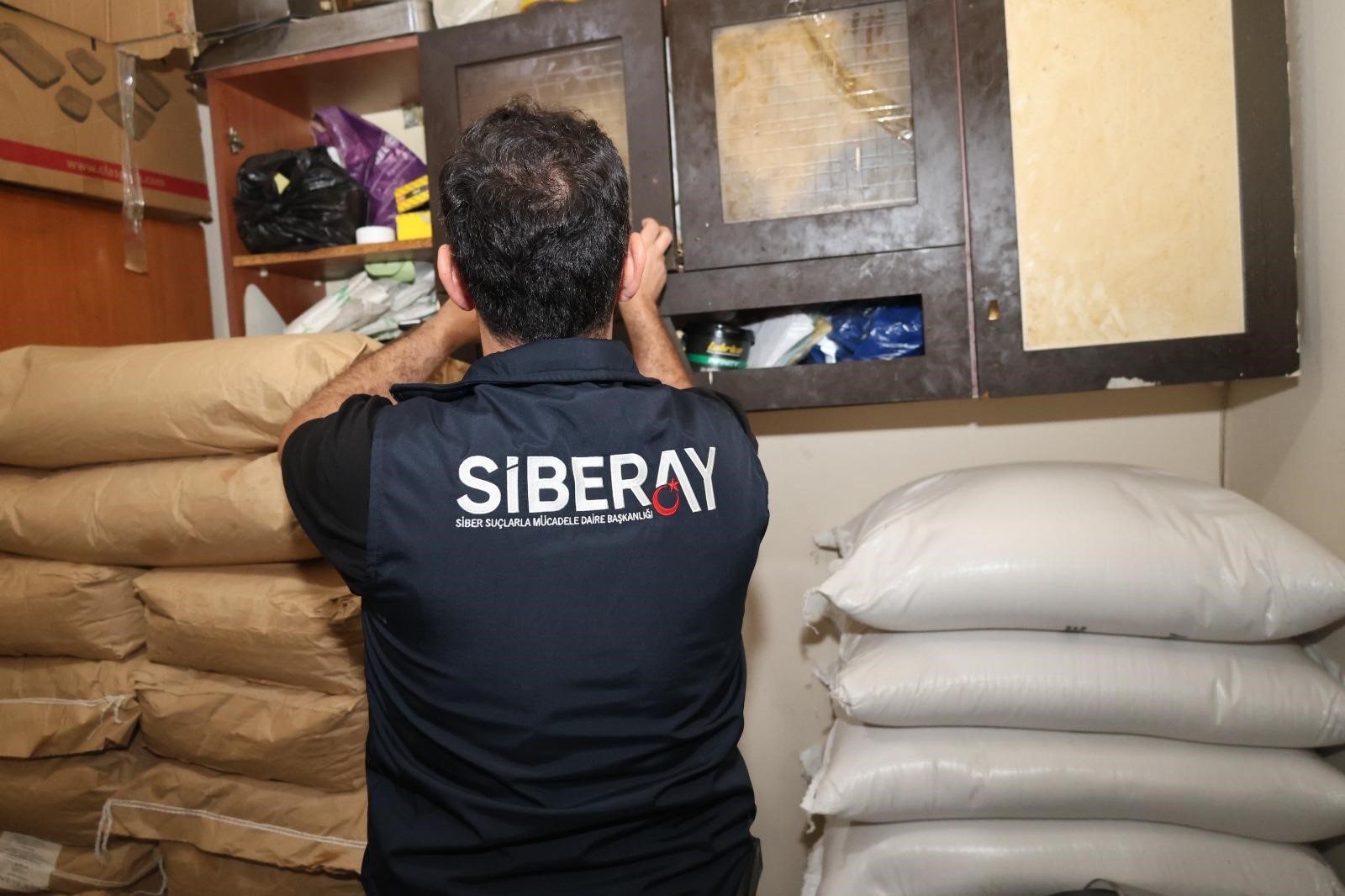 Ekiplerce Adana, Bursa, Malatya, Çorum, Edirne, Hakkari, Konya, Şanlıurfa, İstanbul, Antalya, İzmir ve Kırklareli'de belirlenen adreslere baskın yapıldı