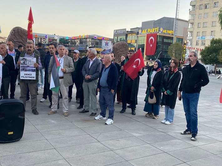 Emek ve Demokrasi Platformu tarafından Filistin halkına sahip çıkmak amacıyla bir yürüyüş ve kitlesel basın açıklaması düzenlendi (1)