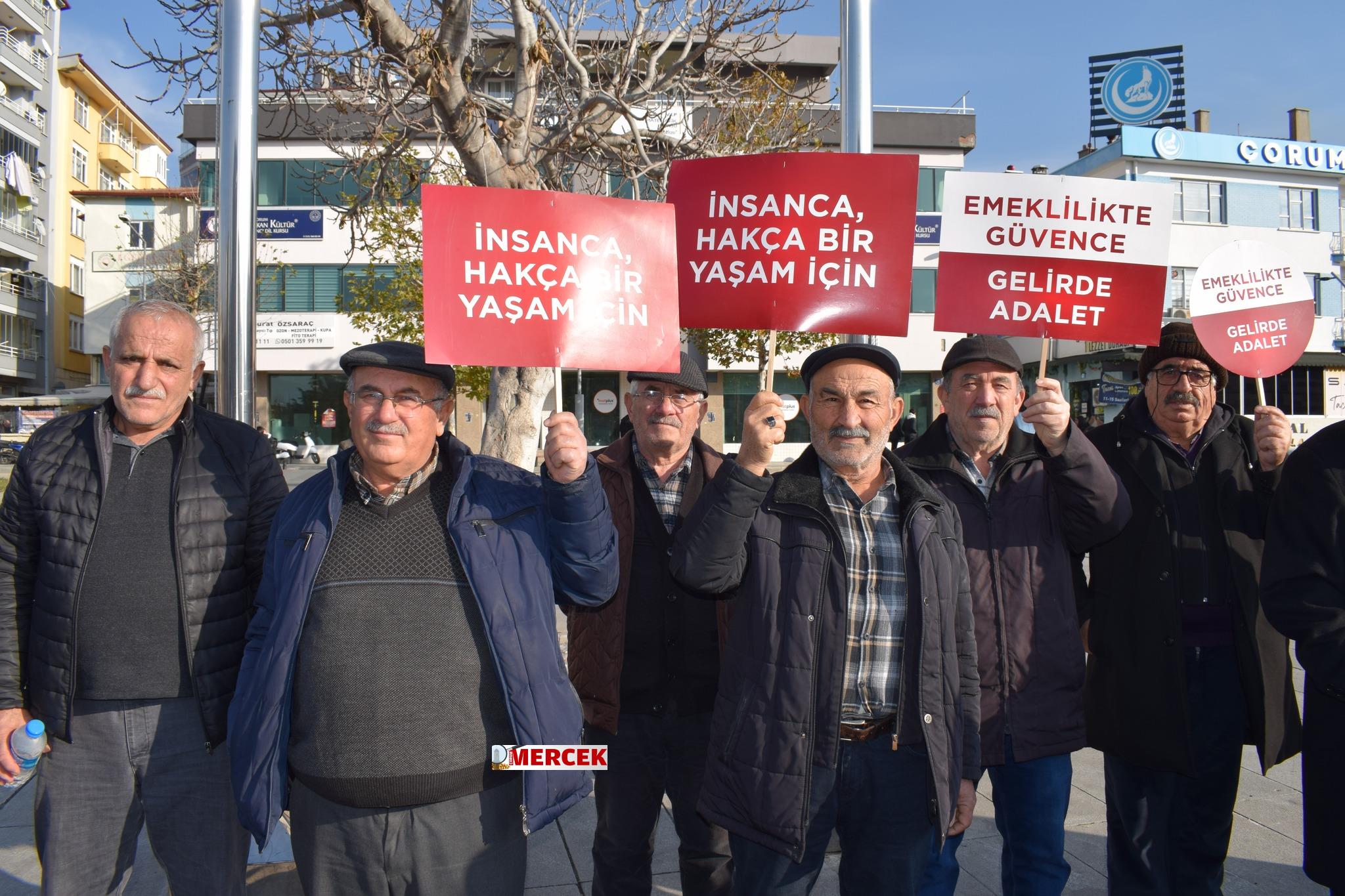Emekliler, yaşam koşullarını protesto etti