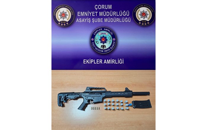 Emniyet Müdürlüğü ekipleri uygulamalar sırasında çok sayıda suç unsuru ele geçirdi (3)