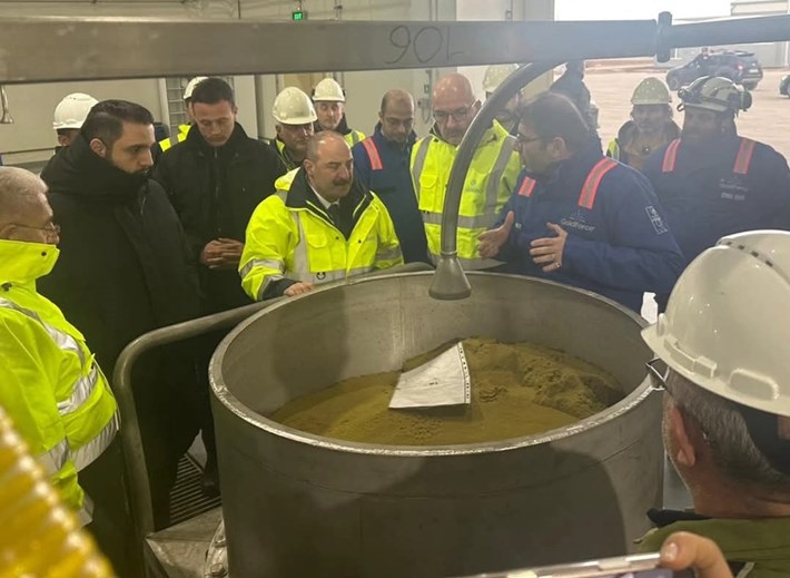 Eski Bakan Mustafa Varank, barut fabrikasında inceleme yaptı (2)