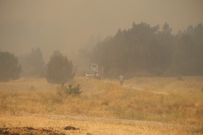Eskişehir'in Seyitgazi ilçesinde çıkan orman yangınını söndürme çalışmaları sırasında alevlerin arasında kalan 5'i orman iççisi, 5'i AKUT gönüllüsü olmak üzere 10 kişi şehit oldu (6)