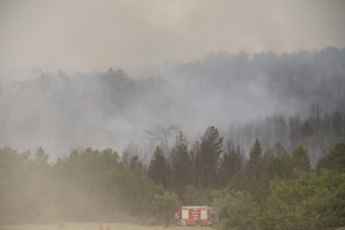 Eskişehir'in Seyitgazi ilçesinde çıkan orman yangınını söndürme çalışmaları sırasında alevlerin arasında kalan 5'i orman iççisi, 5'i AKUT gönüllüsü olmak üzere 10 kişi şehit oldu (7)