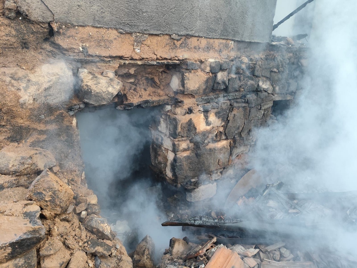 Ev yangınında yaşlı vatandaş hayatını kaybetti (2)