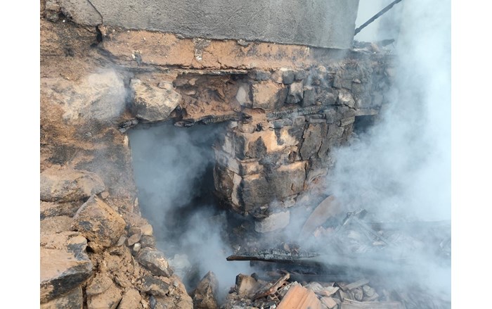 Ev yangınında yaşlı vatandaş hayatını kaybetti (2)