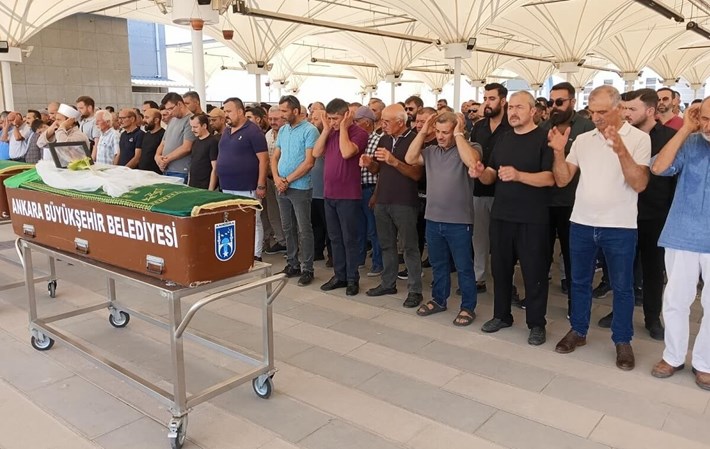 Genç kadın için Sincan Cimşit Mezarlığında cenaze namazı kılındı (1)