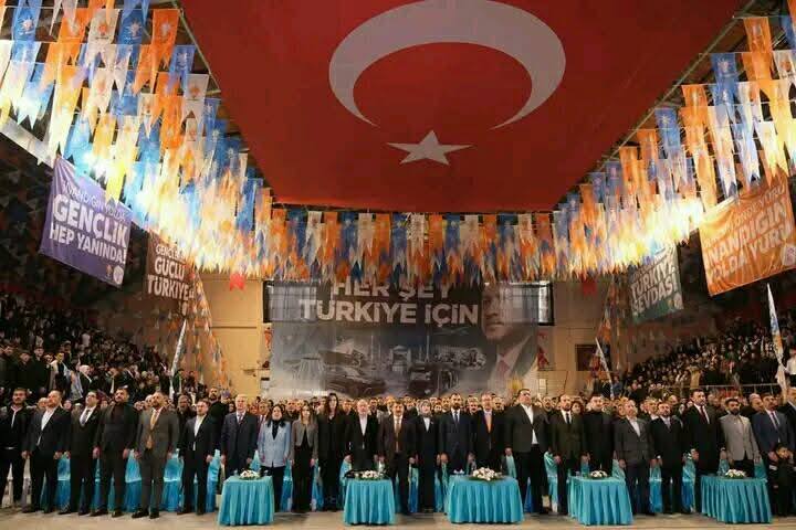 Gençlik Kolları kongresine katılım yoğun oldu