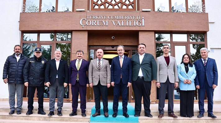 Gençlik ve Spor Bakanı, İzmir Milletvekili Mehmet Muharrem Kasapoğlu, Çorum Valiliği'nde ağırlandı