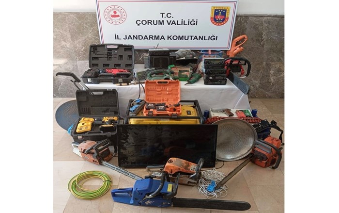 Gerçekleştirilen operasyonla Kastamonu, Sinop ve Çorum'daki 11 hırsızlık olayı aydınlatıldı.