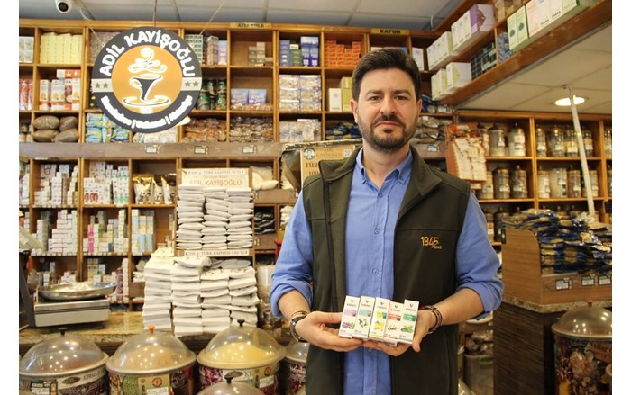 Gıda Mühendisi Adil Nezih Kayışoğlu, vatandaşların en çok kendilerine lavanta, limon, okaliptüs ve nane yağlarını sorduğunu dile getirdi (2)