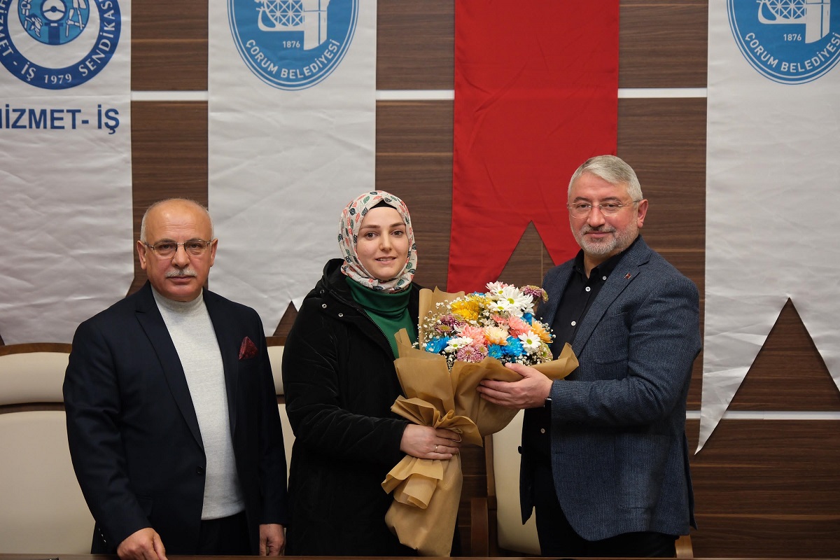 Hak İş'ten sözleşme sonrası Belediye Başkanı Aşgın'a teşekkür geldi (2)