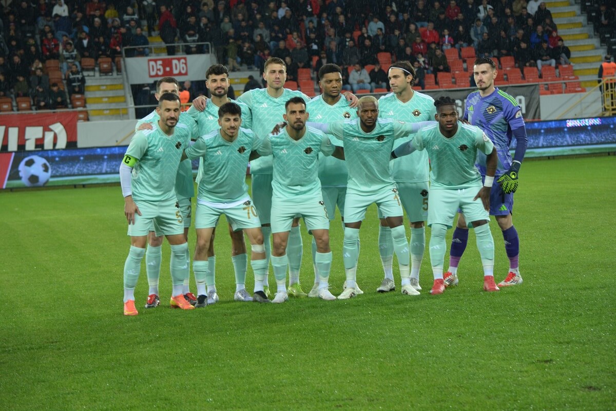 Her iki takım da maça iddialı çıktı (2)