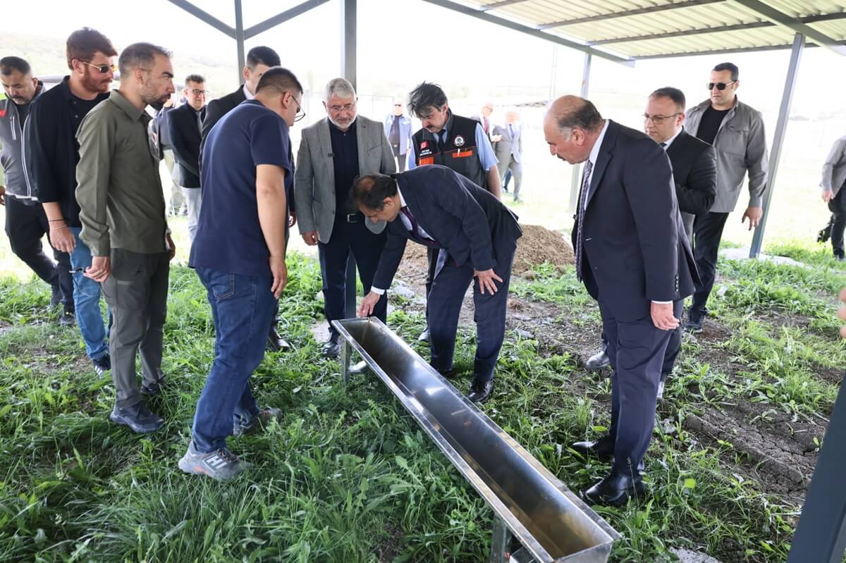 İçişleri Bakanlığı Bakan Danışmanı Ahmet Yavuz Karaca, Çorum’da yürütülen çalışmaları yerinde inceledi (2)