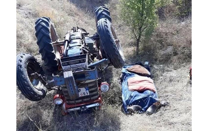 İğdeli Köyü'nde meydana gelen traktör kazasında Ahmet Güzel adlı vatandaş hayatını kaybetti (2)