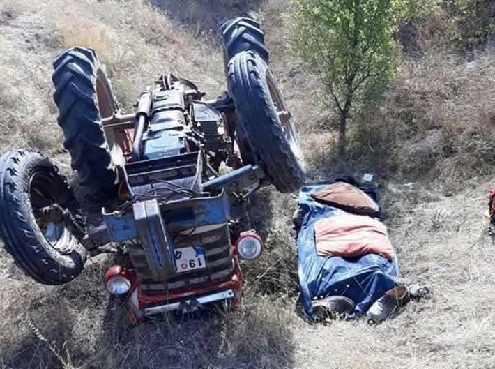 İğdeli Köyü'nde meydana gelen traktör kazasında Ahmet Güzel adlı vatandaş hayatını kaybetti (2)