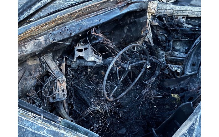 İki otomobilin çarpıştığı kazada araçlar alev aldı. (1)