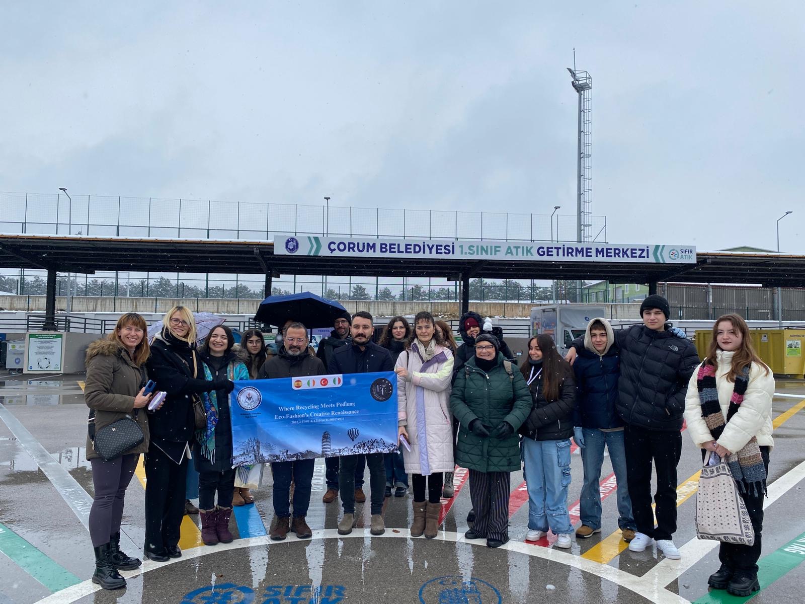 İrlanda, İspanya ve İtalya’dan gelen öğretmen ve öğrenciler, Çorum Mehmetçik Lisesi’nde gerçekleşen etkinliklerde buluştu (1)