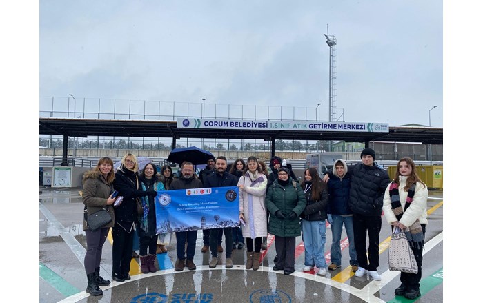 İrlanda, İspanya ve İtalya’dan gelen öğretmen ve öğrenciler, Çorum Mehmetçik Lisesi’nde gerçekleşen etkinliklerde buluştu (1)
