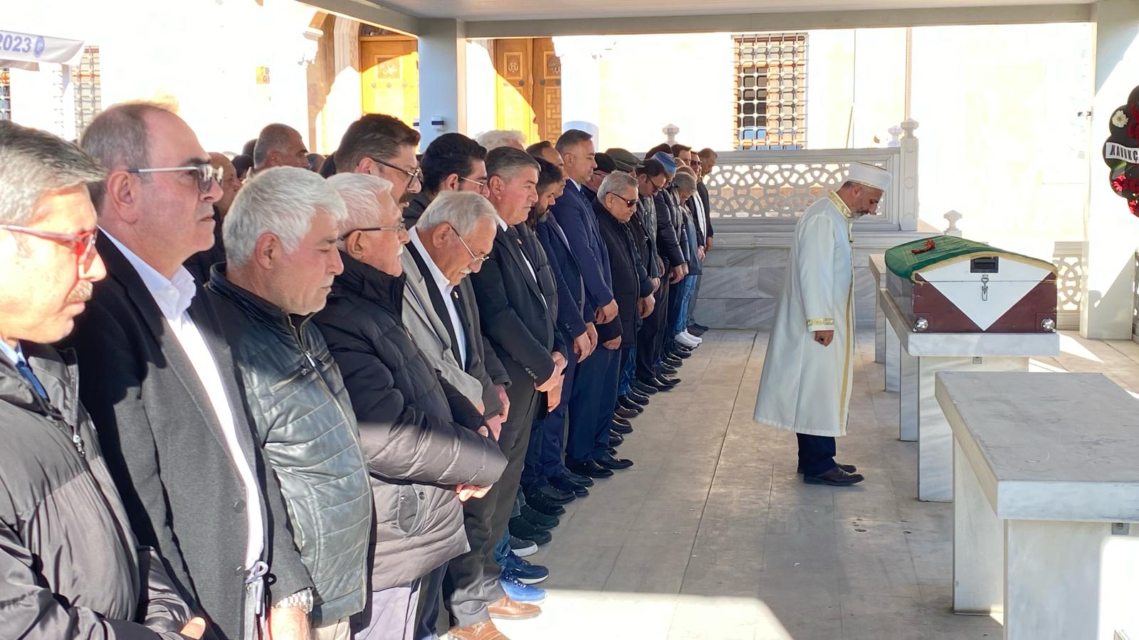 İş İnsanı Atilla Yeşil, son yolculuğuna uğurlandı (4)