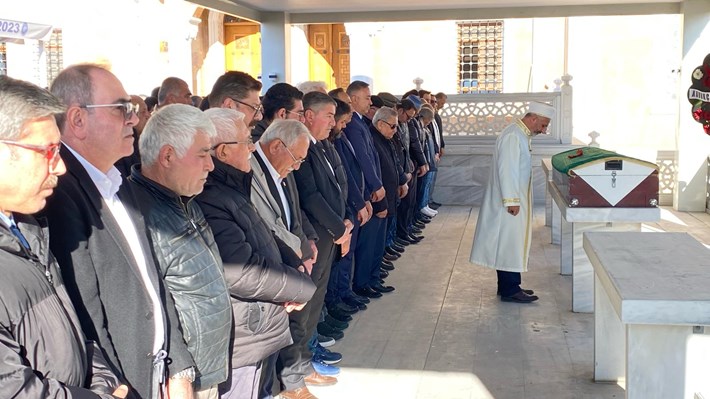 İş İnsanı Atilla Yeşil, son yolculuğuna uğurlandı (4)