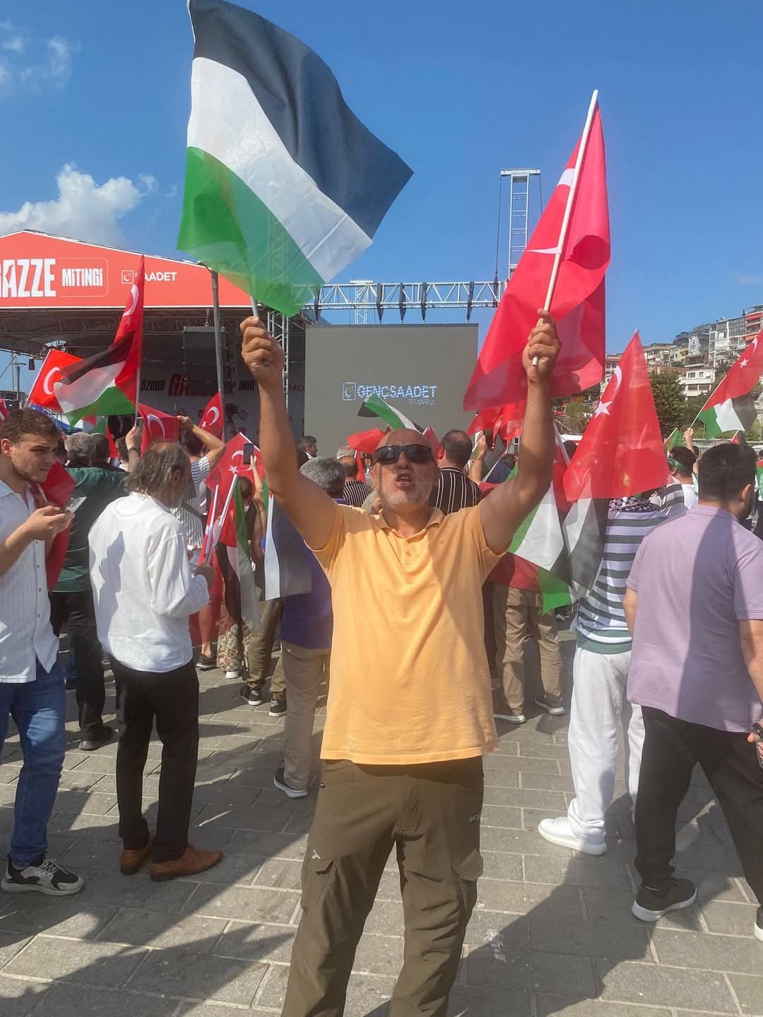 İstanbul Üsküdar Meydanı’nda düzenlenen Özgür Gazze Mitingi'ne, Çorum'dan da geniş bir katılım sağlandı (5)