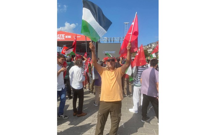 İstanbul Üsküdar Meydanı’nda düzenlenen Özgür Gazze Mitingi'ne, Çorum'dan da geniş bir katılım sağlandı (5)