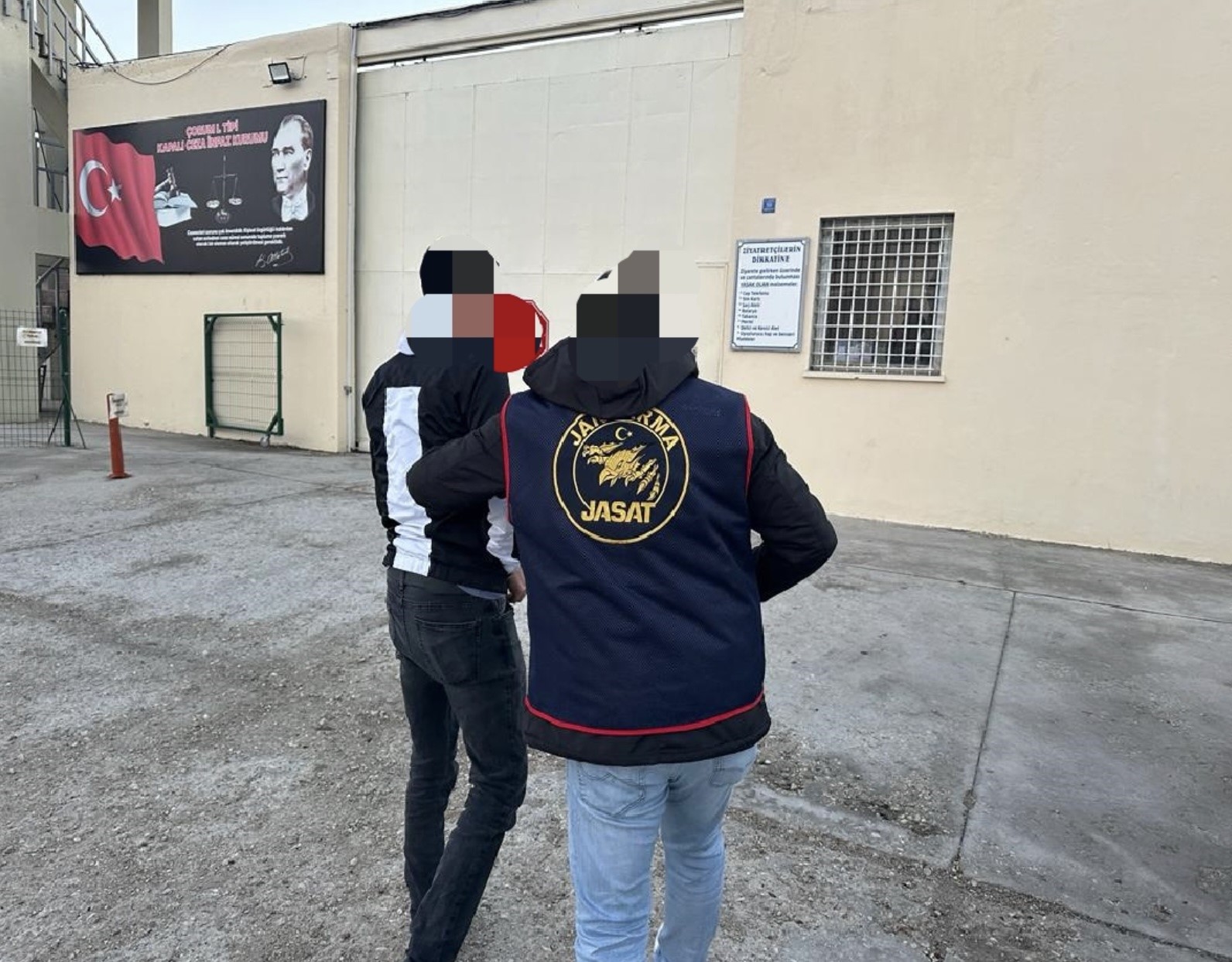 Jandarma ekipleri aranan 108 kişiyi yakaladı