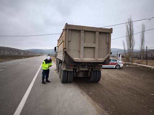 Jandarma ekipleri, kış lastiği denetimi yaptı (5)