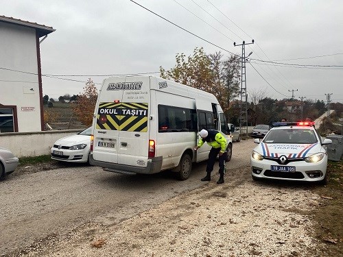 Jandarma ekipleri, kış lastiği denetimi yaptı (6)