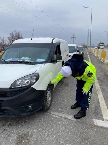 Jandarma ekipleri, kış lastiği denetimi yaptı (7)