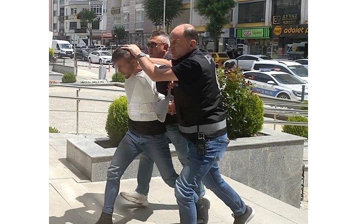 Katil zanlıları, çıkarıldıkları mehkemece tutuklandı (3)