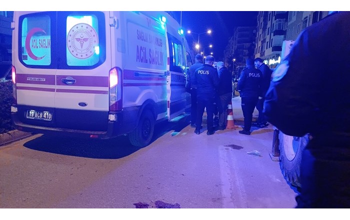 Kavgada husumetlisi tarafından bıçakla yaralanan şahıs hastaneye kaldırıldı (2)