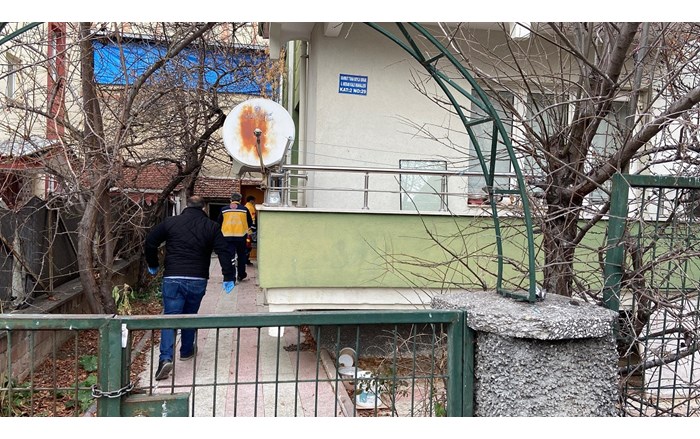 kayıp olarak aranıyordu, evinde ölü bulundu