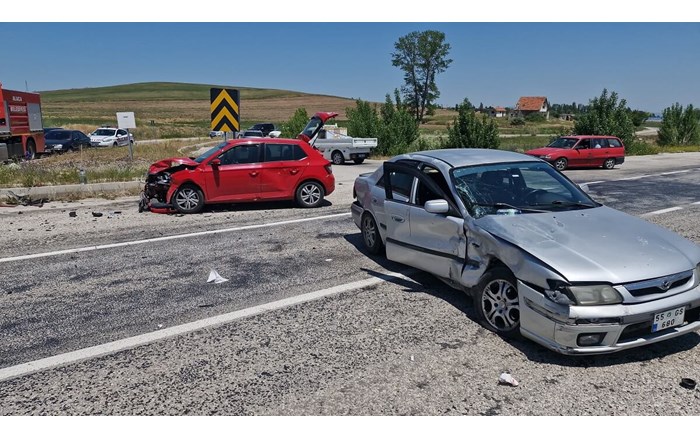 Kaza, Alaca ilçesi Eskiyapar köyü kavşağında meydana geldi (1)