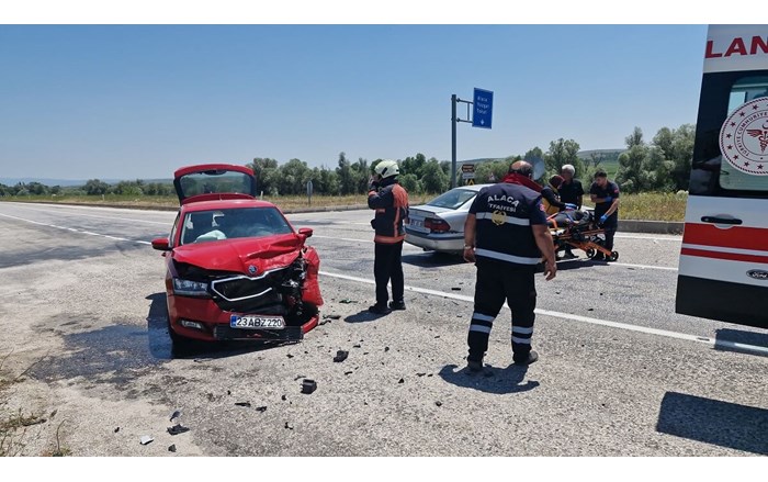 Kaza, Alaca ilçesi Eskiyapar köyü kavşağında meydana geldi (3)