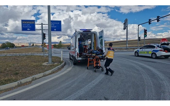 Kaza, Alaca ilçesi Zile karayolu kavşağında meydana geldi
