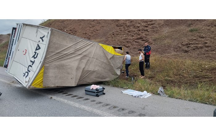 Kaza, Ankara Sungurlu karayolu Organize Sanayi Bölgesi mevkiinde meydana geldi (2)