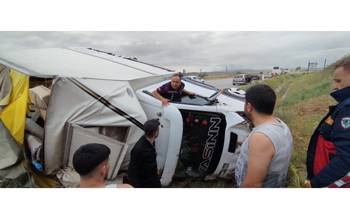 Kaza, Ankara Sungurlu karayolu Organize Sanayi Bölgesi mevkiinde meydana geldi (4)