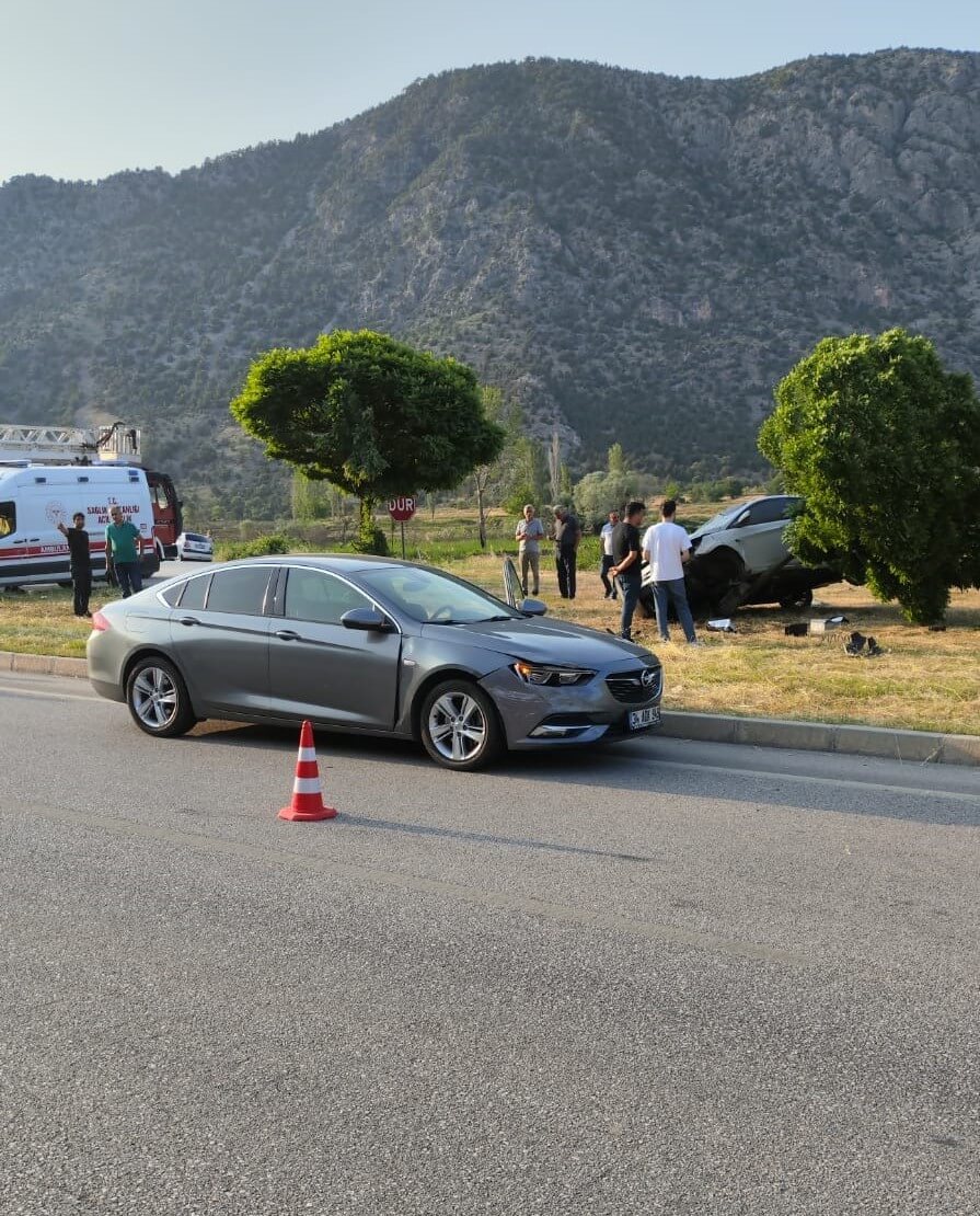 Kaza, Baldıran köyü Kumbel Mahallesi yol ayrımında meydana geldi (2)