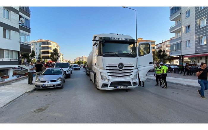 Kaza, Buharevler Mahallesi Dr. Sadık Ahmet Caddesi'nde meydana geldi. (2)