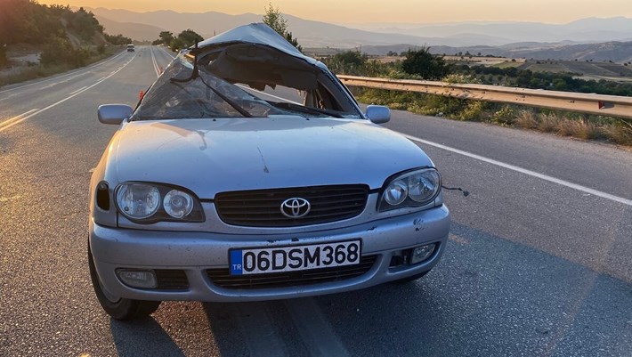 Kaza, Çorum Laçin karayolu Hamamözü yol ayrımı mevkiinde meydana geldi (2)