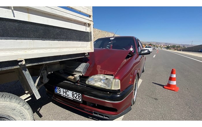 Kaza, Çorum Laçin yolu Bayat Gediği mevkiinde meydana geldi (1)