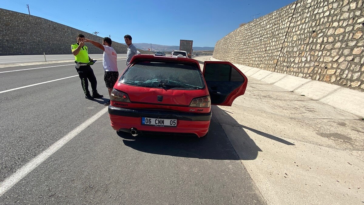 Kaza, Çorum Laçin yolu Bayat Gediği mevkiinde meydana geldi (4)