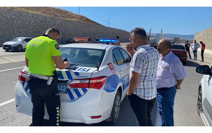Kaza, Çorum Laçin yolu Bayat Gediği mevkiinde meydana geldi (5)