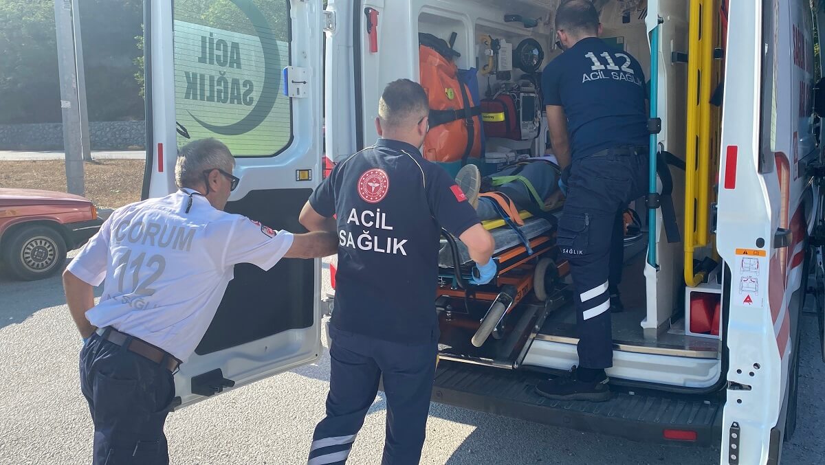 Kaza, Çorum Samsun karayolu Hasan Zahir mevkiinde bulunan kavşakta meydana geldi (2)