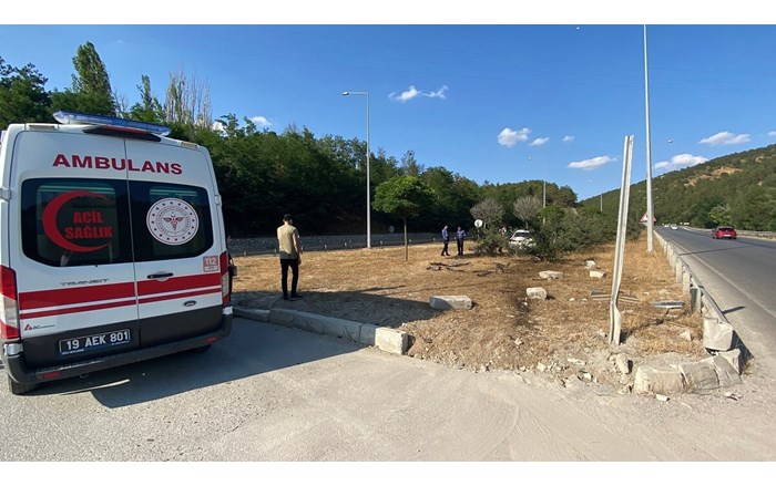 Kaza, Çorum Samsun karayolu Hasan Zahir mevkiinde bulunan kavşakta meydana geldi (4)