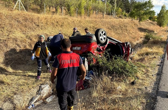Kaza, Çorum Sungurlu karayolunun 30. kilometresinde meydana geldi (2)