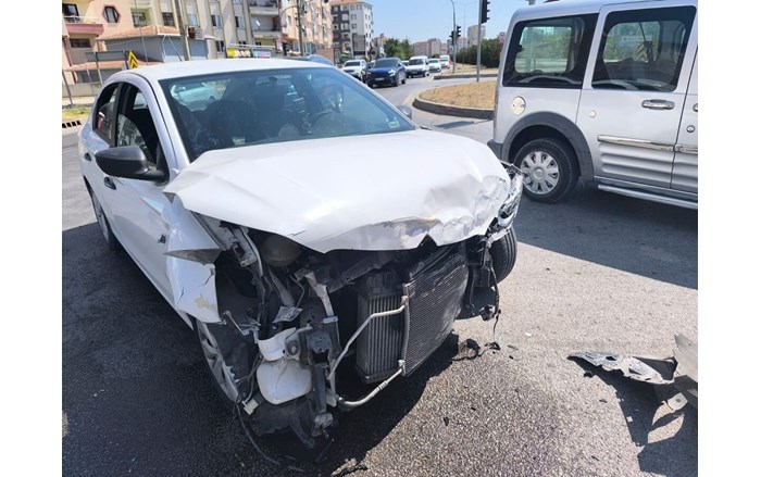 Kaza, Çorum’un Sungurlu ilçesine bağlı Taşköprü kavşağında meydana geldi (1)