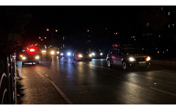 Kaza, gece saatlerinde Çevreyolu Bulvarı'nda meydana geldi (2)