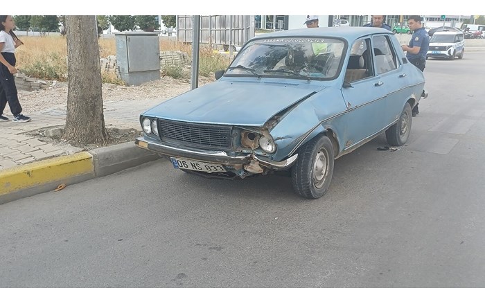 Kaza, İnönü Caddesi Galericiler Sitesi kavşağında meydana geldi (2)